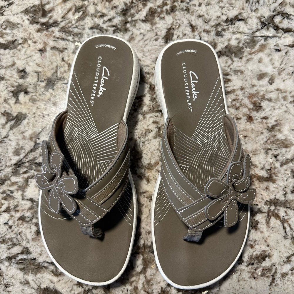 Clarks Women's Tan Floral Sandals